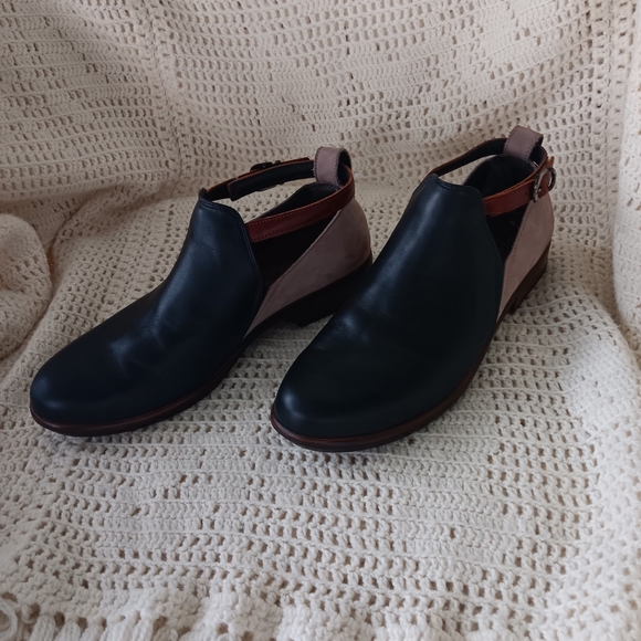 [ Naot Aura Kamsin Black Raven & Taupe Two Tone Leather Ankle Booties ] 39 | 8 - Picture 12 of 15